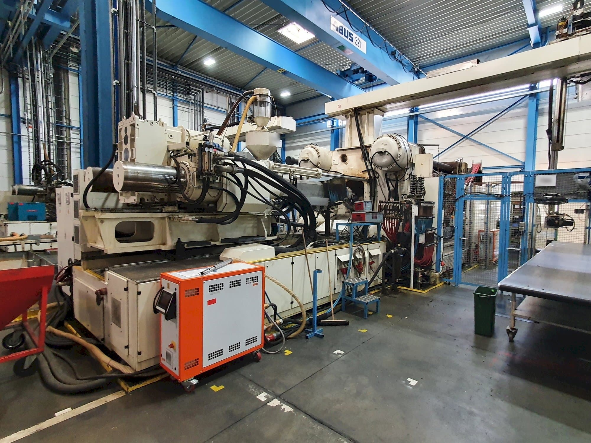 Vooraanzicht van Engel Duo 16050/2300 machine