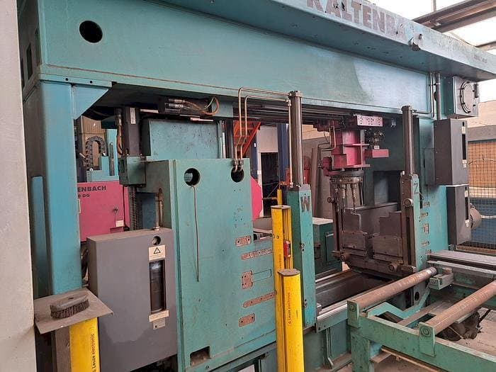 Linkerzijdeaanzicht van KALTENBACH KDX5 1015 machine