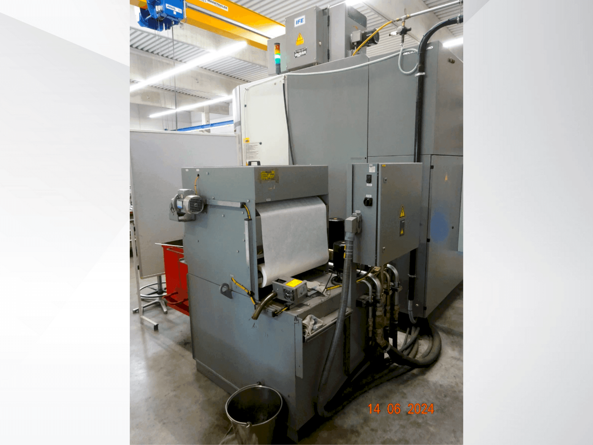 Vooraanzicht  van DMG DMU 80 MonoBlock  machine