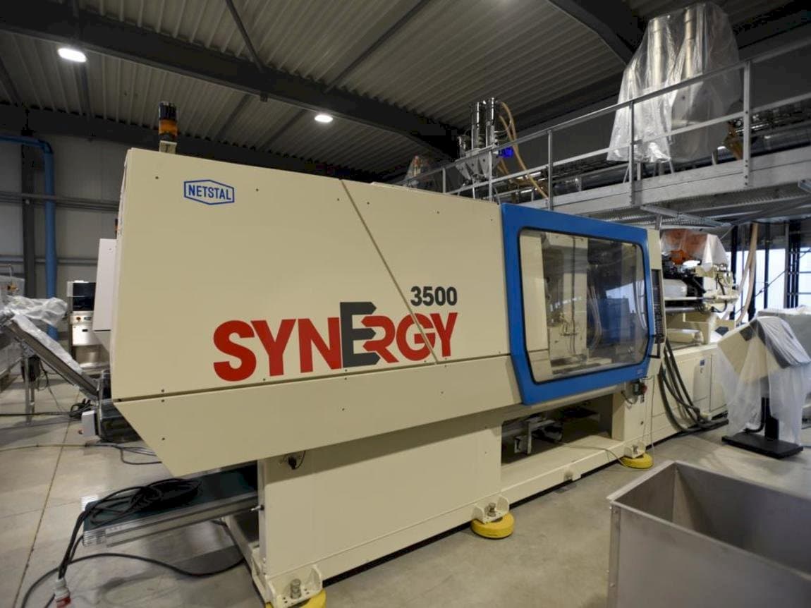 Vooraanzicht van Netstal SynErgy 3500-1700 machine