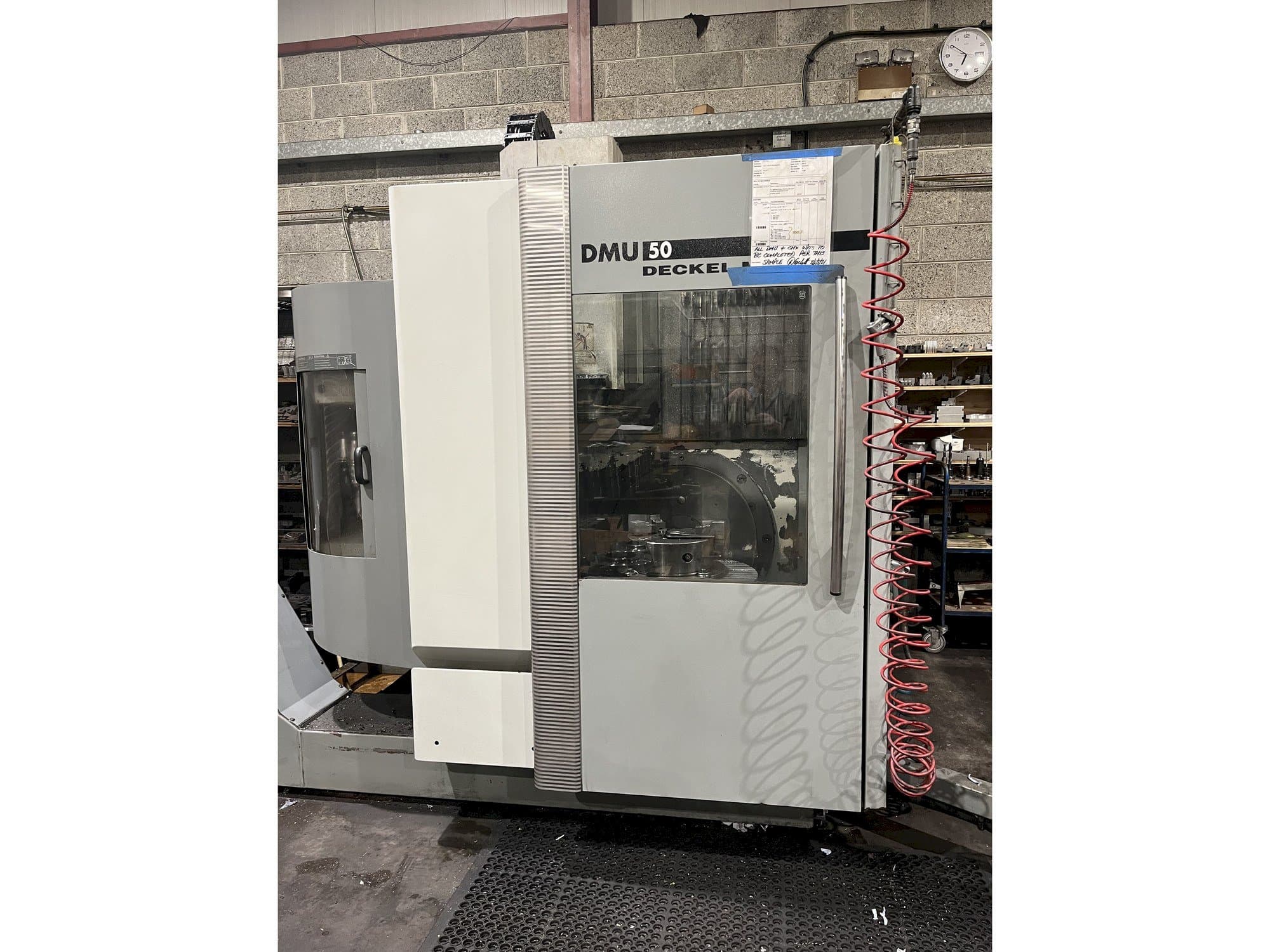 Vooraanzicht van DECKEL MAHO DMU 50 machine