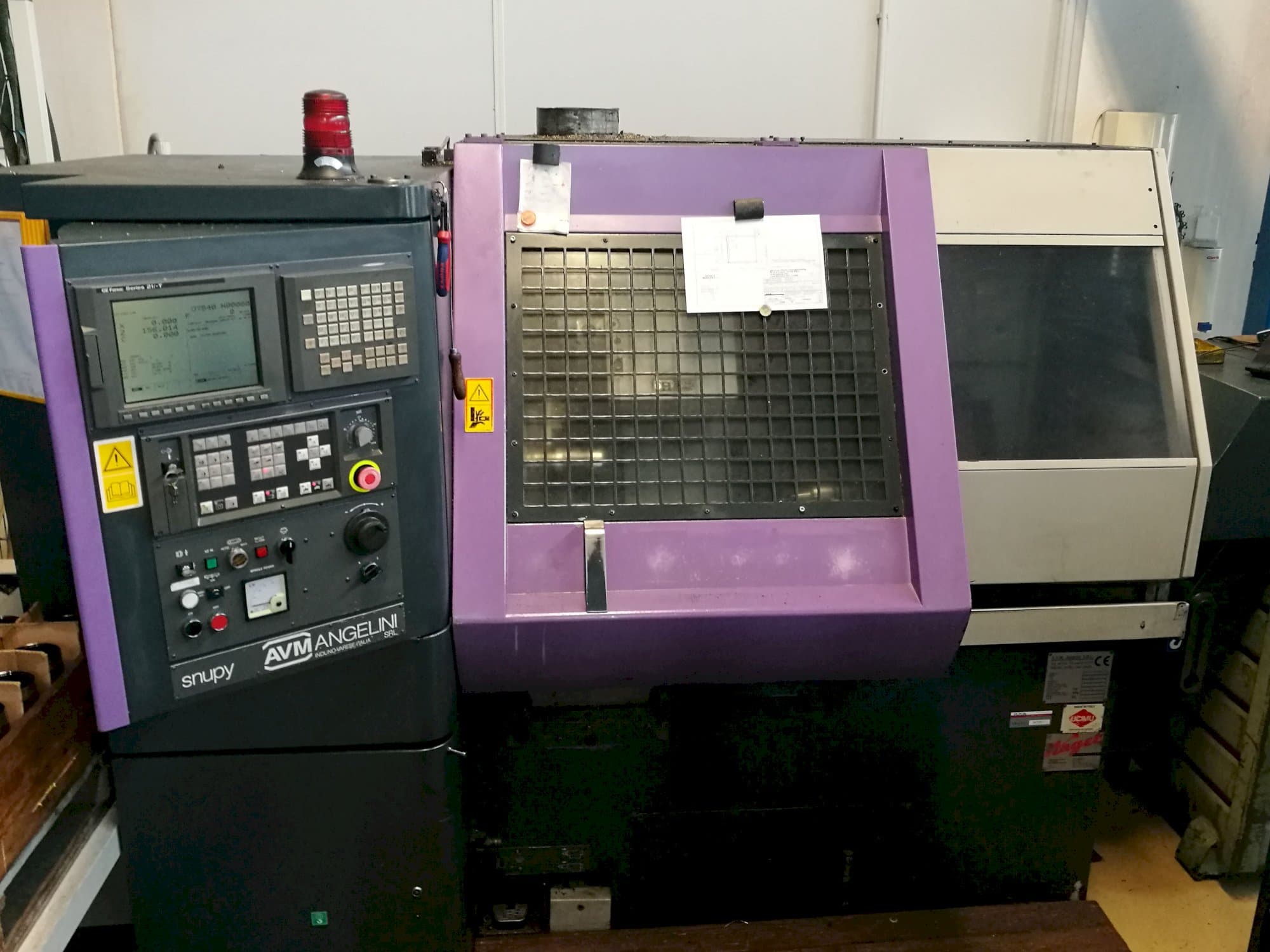 Vooraanzicht  van AVM Angelini Snupy 21TI machine