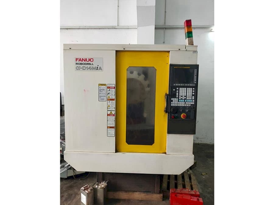 Vooraanzicht van FANUC Alpha-D14MiA machine