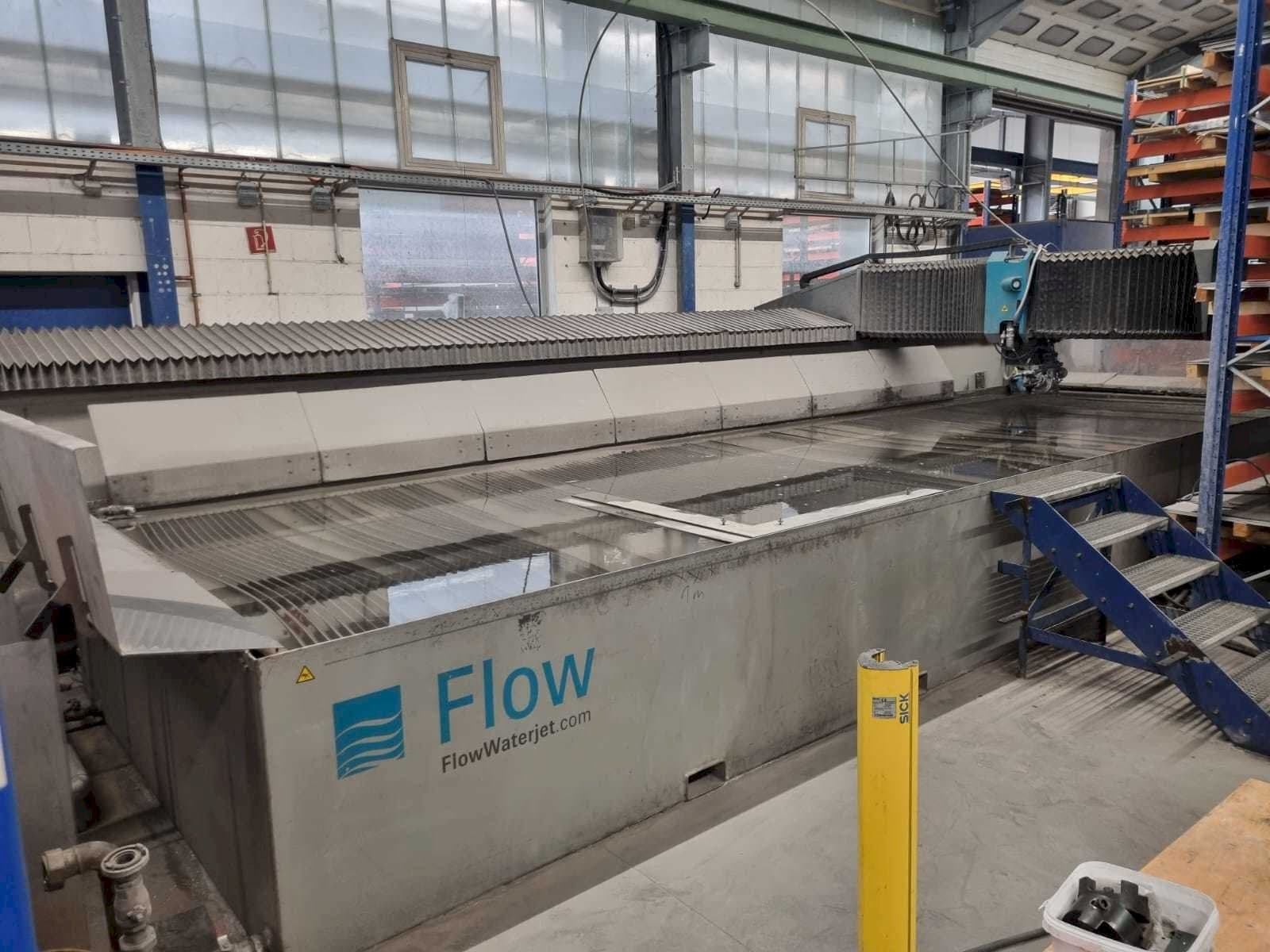 Vooraanzicht  van Flow ADS 24/ll  machine