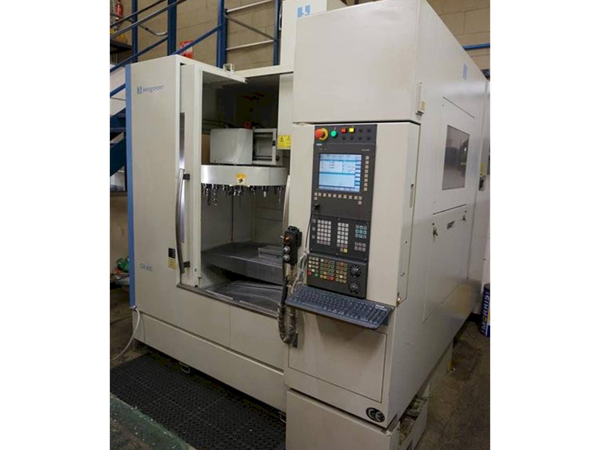 Vooraanzicht van Bridgeport GX 600 machine