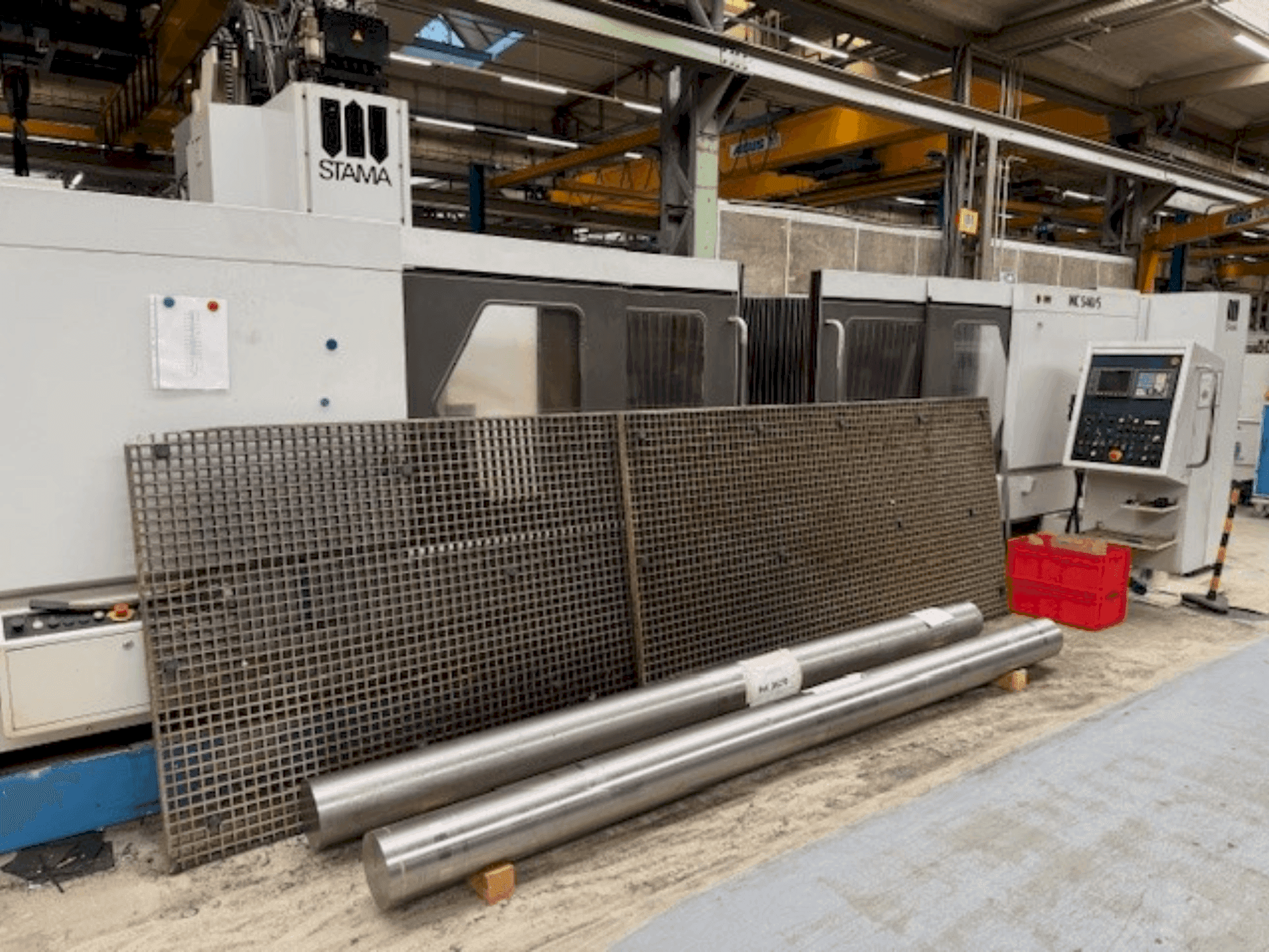 Vooraanzicht van STAMA MC 540 machine