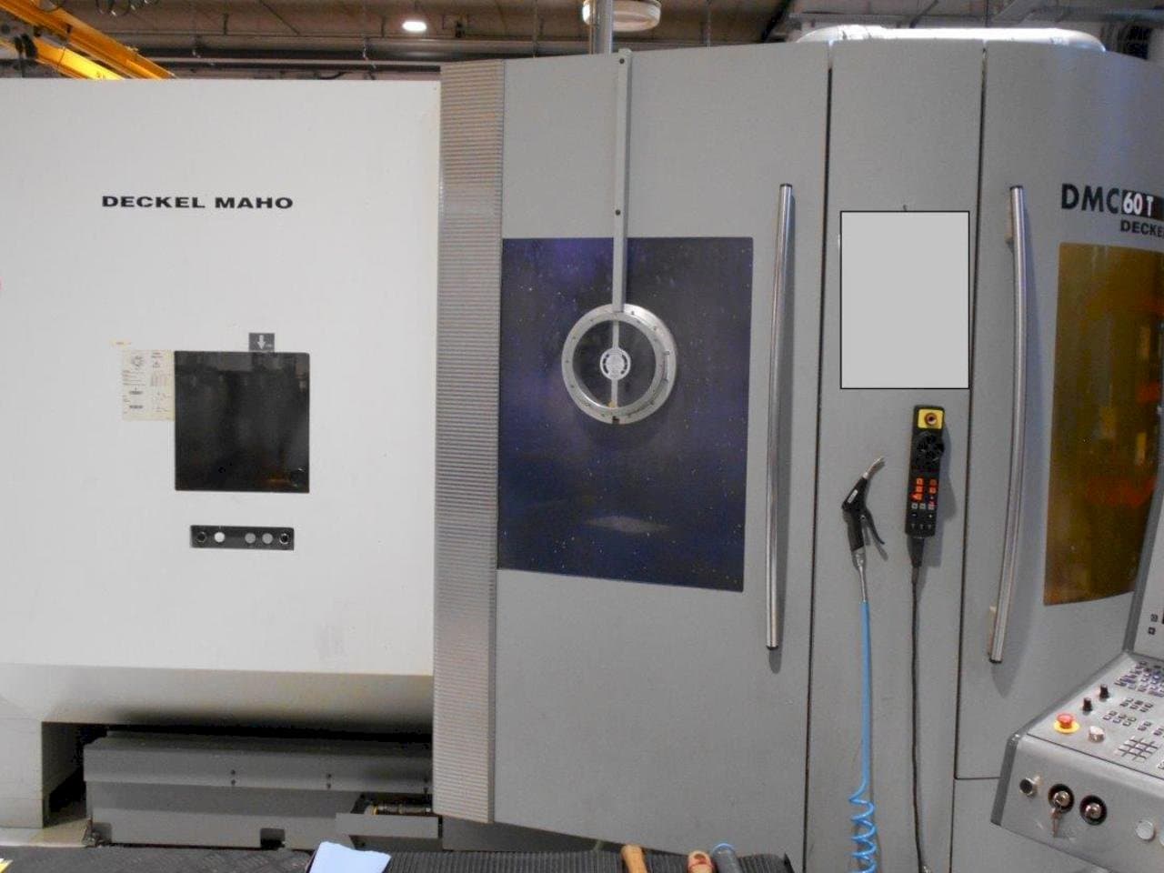Vooraanzicht van DECKEL MAHO DMC 60T machine