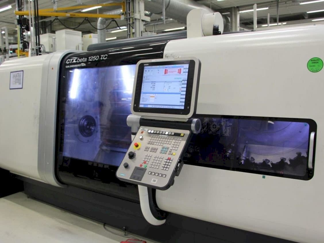 Vooraanzicht van DMG MORI GILDEMEISTER CTX Beta 1250 TC machine