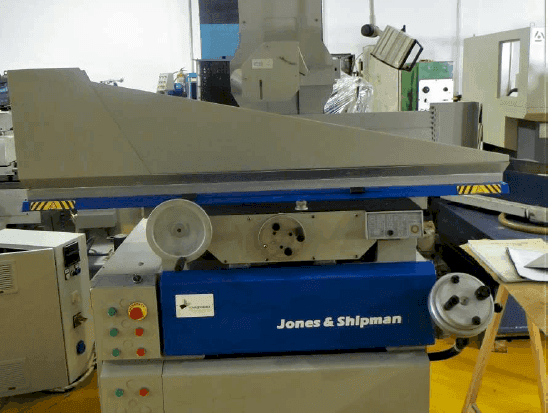 Vooraanzicht  van Jones & Shipman 1400 E  machine