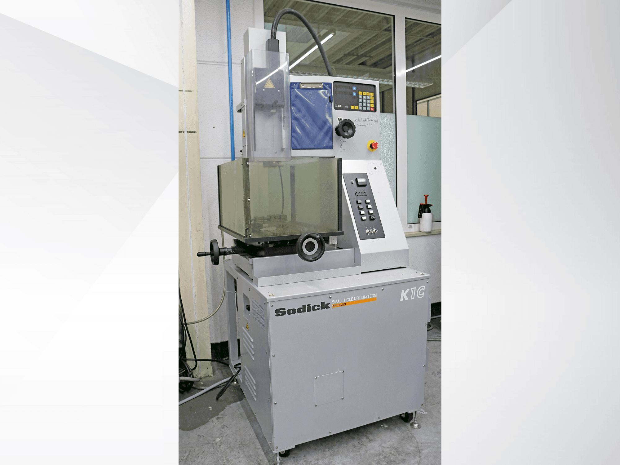 Vooraanzicht van Sodick KIC machine