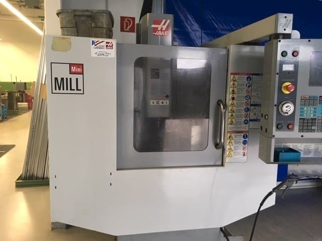 Vooraanzicht  van HAAS Mini Mill HE  machine