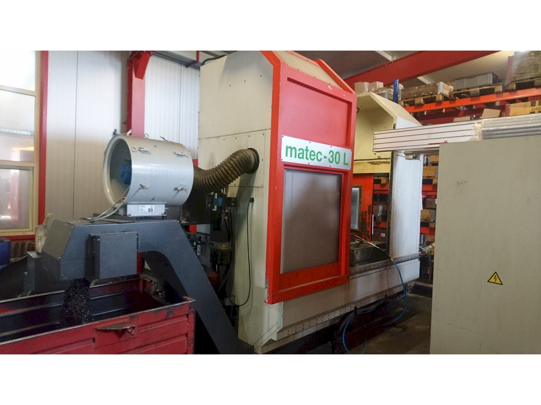 Vooraanzicht van Matec 30 L machine