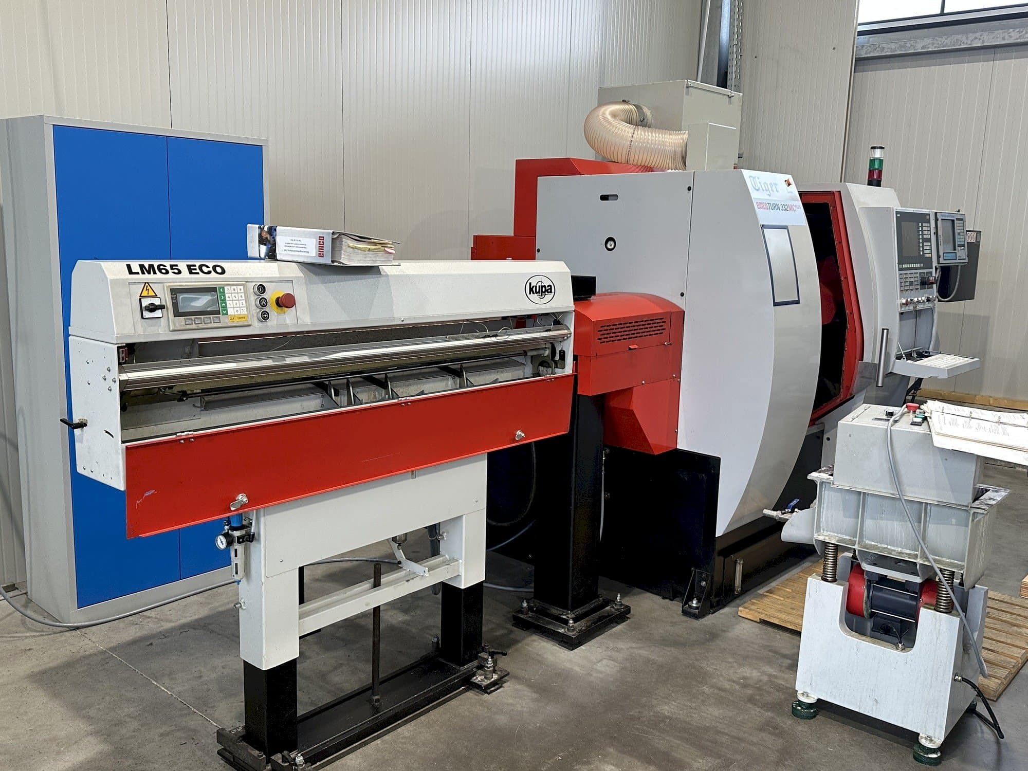 Vooraanzicht van EMCO Turn 332 MC machine