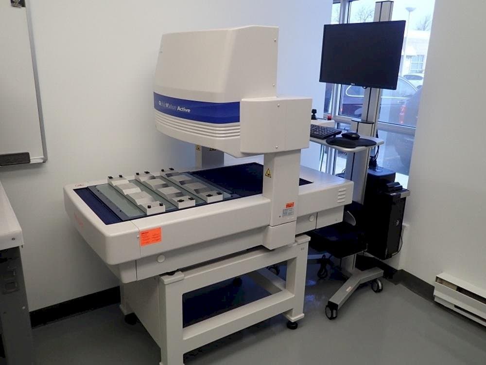 Vooraanzicht  van Mitutoyo QV-L404Z1L-D  machine