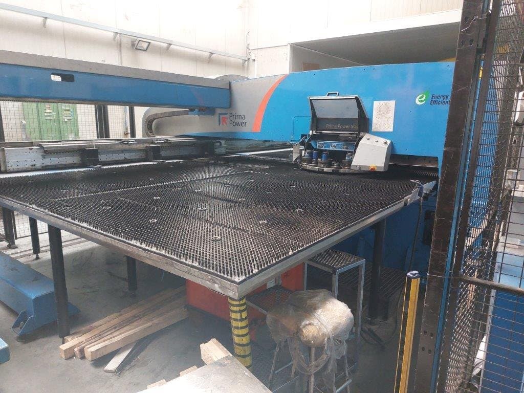Vooraanzicht van Prima Power SGe6 machine