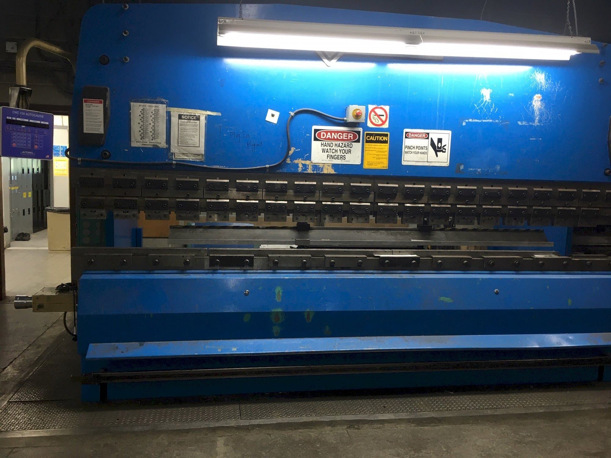 Vooraanzicht van PROMECAM 204 machine