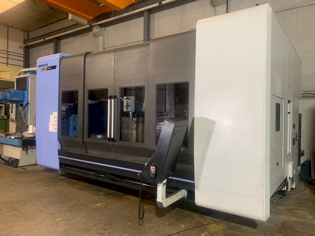 Vooraanzicht van Doosan VCF 850 LSR machine