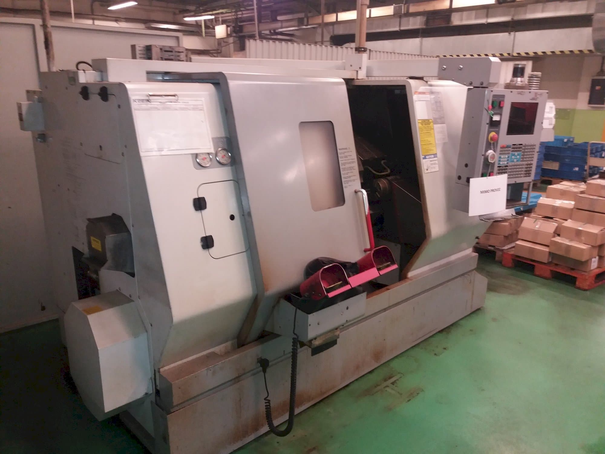 Vooraanzicht van HAAS TL-15HE machine