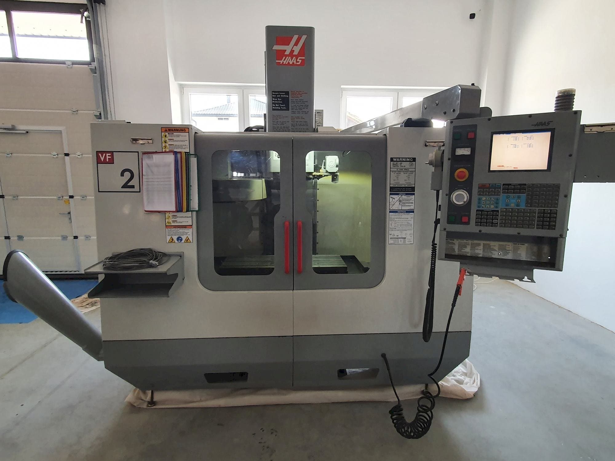 Vooraanzicht van HAAS VF-2BHE machine