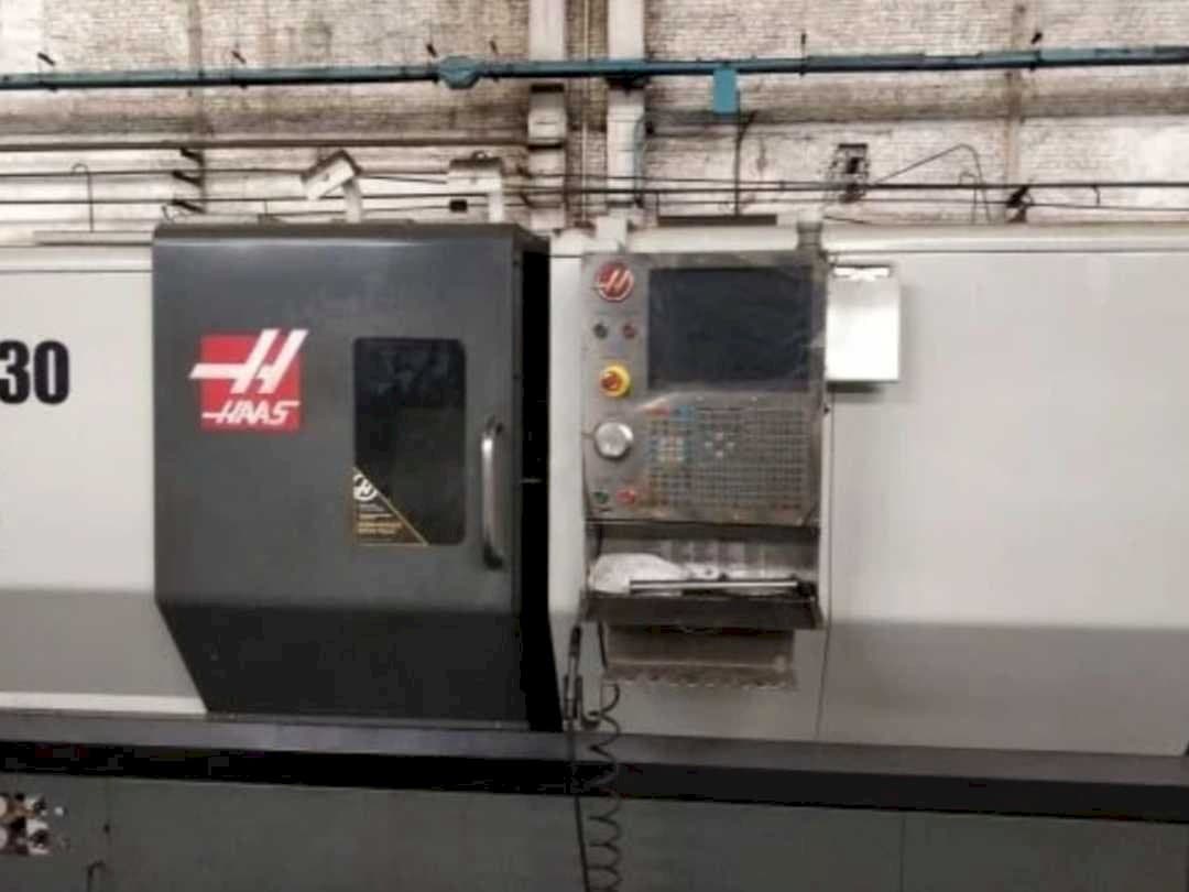Vooraanzicht van HAAS ST-30 machine