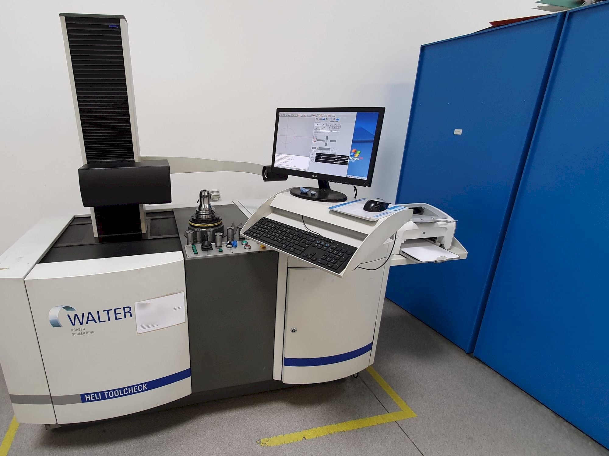 Vooraanzicht van Walter Heli Toolcheck 3C machine