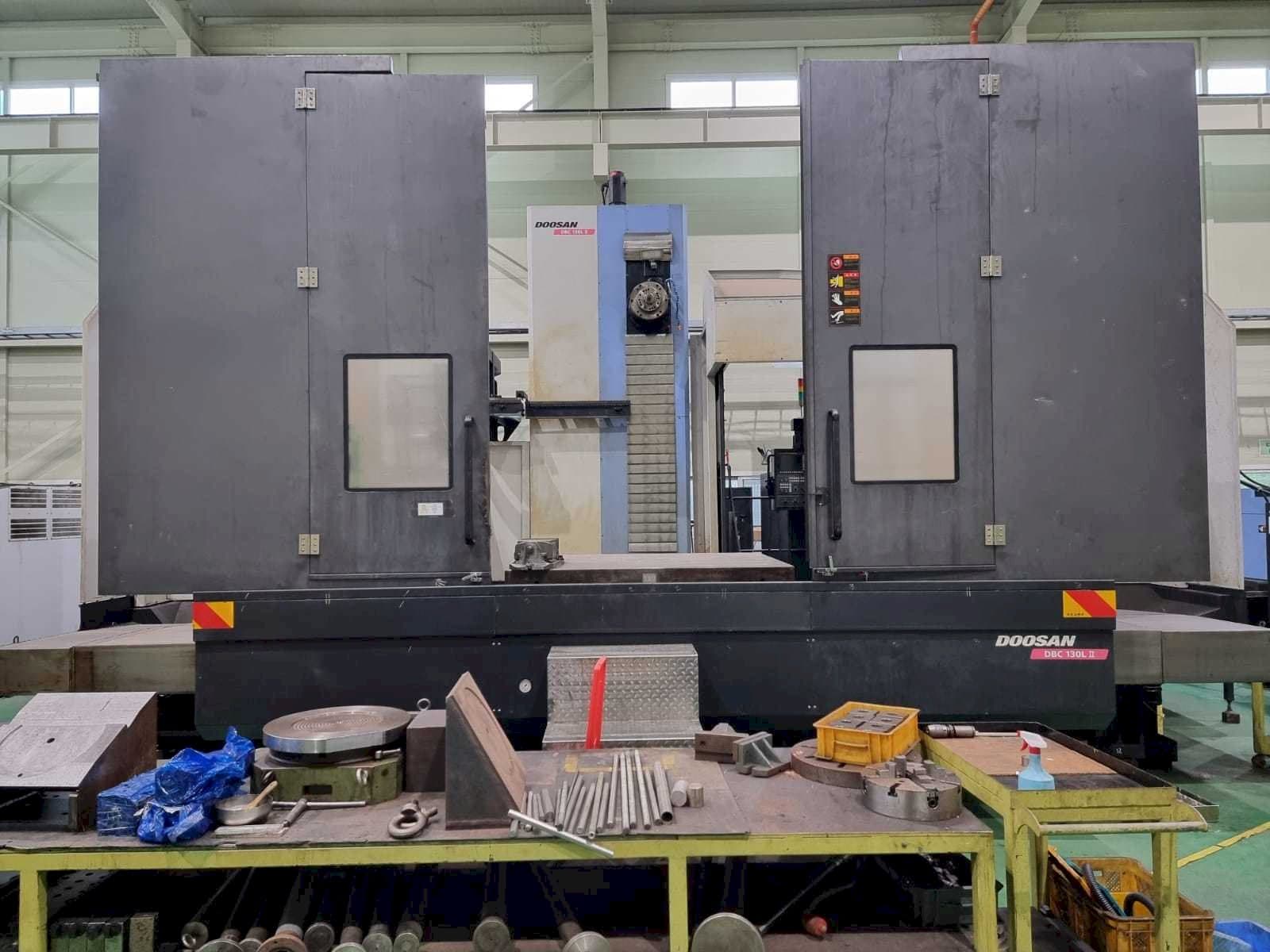 Vooraanzicht  van Doosan DBC 130L II  machine