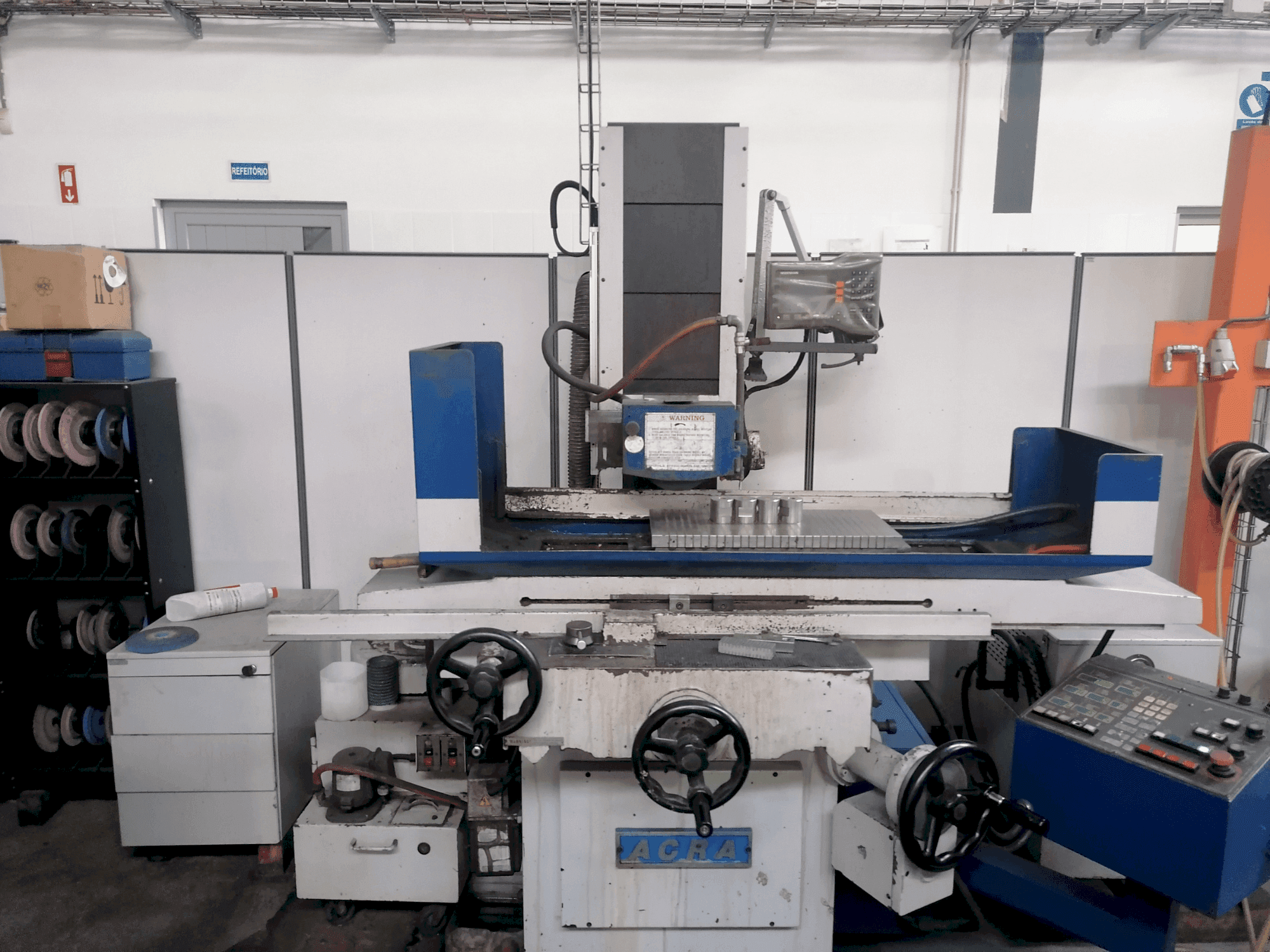 Vooraanzicht van ACRA ASG 1224HS machine