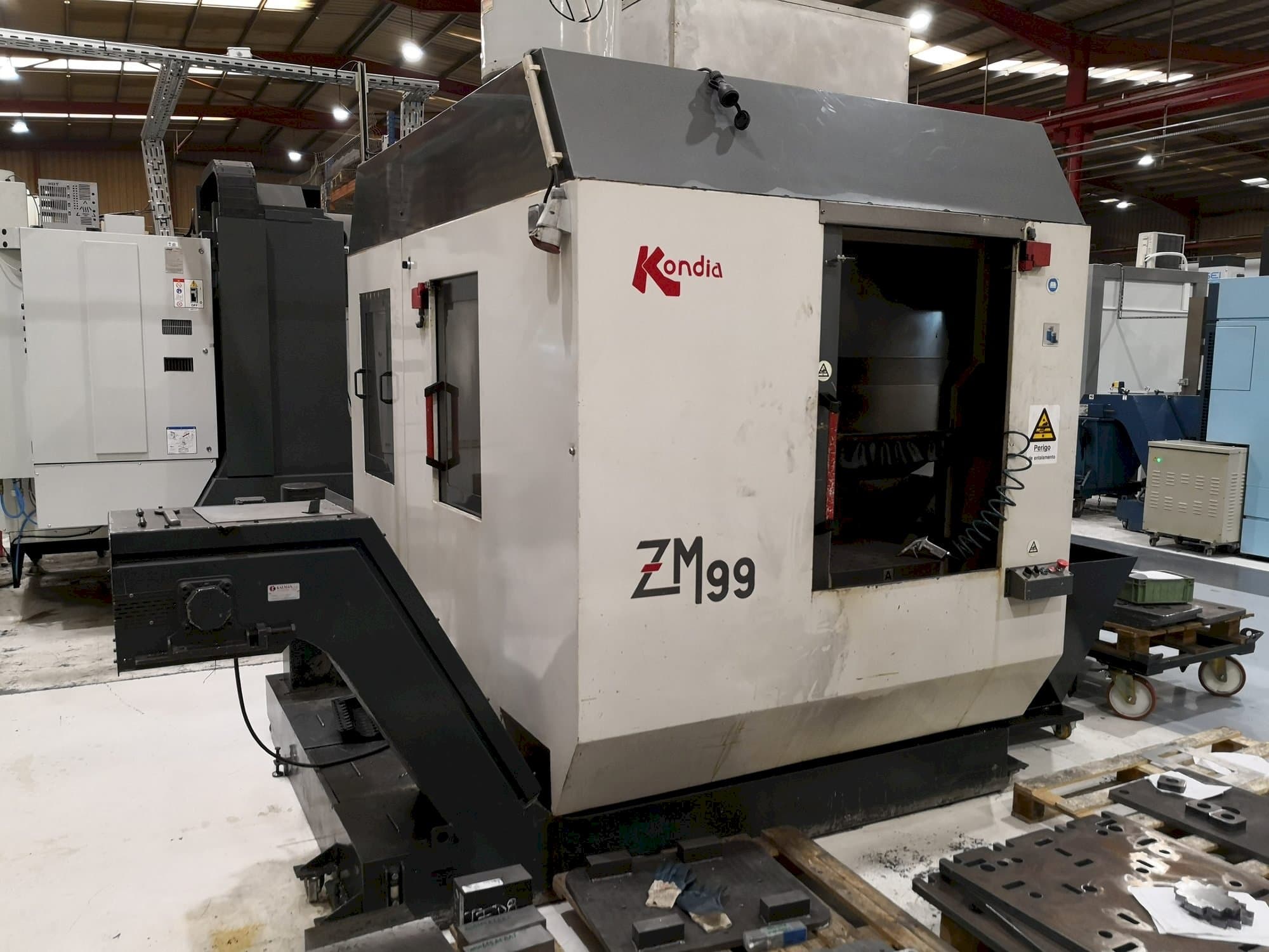 Vooraanzicht van KONDIA ZM99 machine