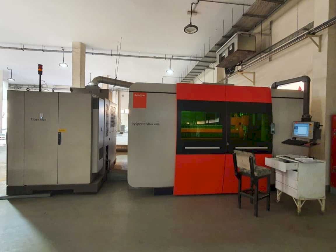 Vooraanzicht van Bystronic BySprint Fiber 4020 machine