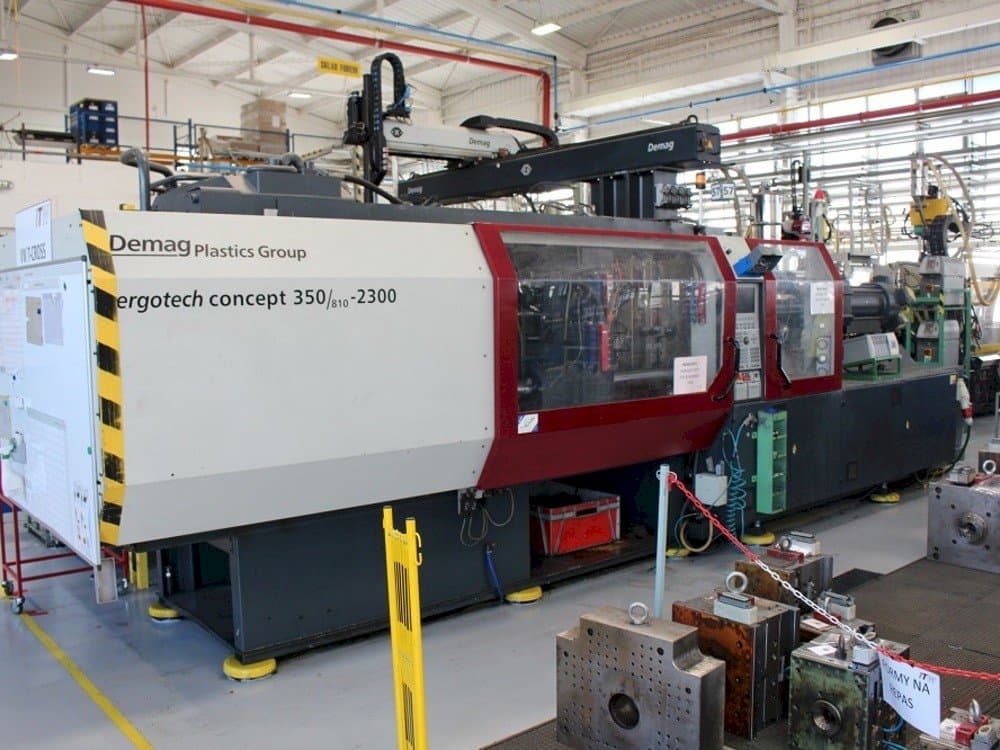 Linkerzijdeaanzicht van DEMAG Ergotech 350/810-2300 machine