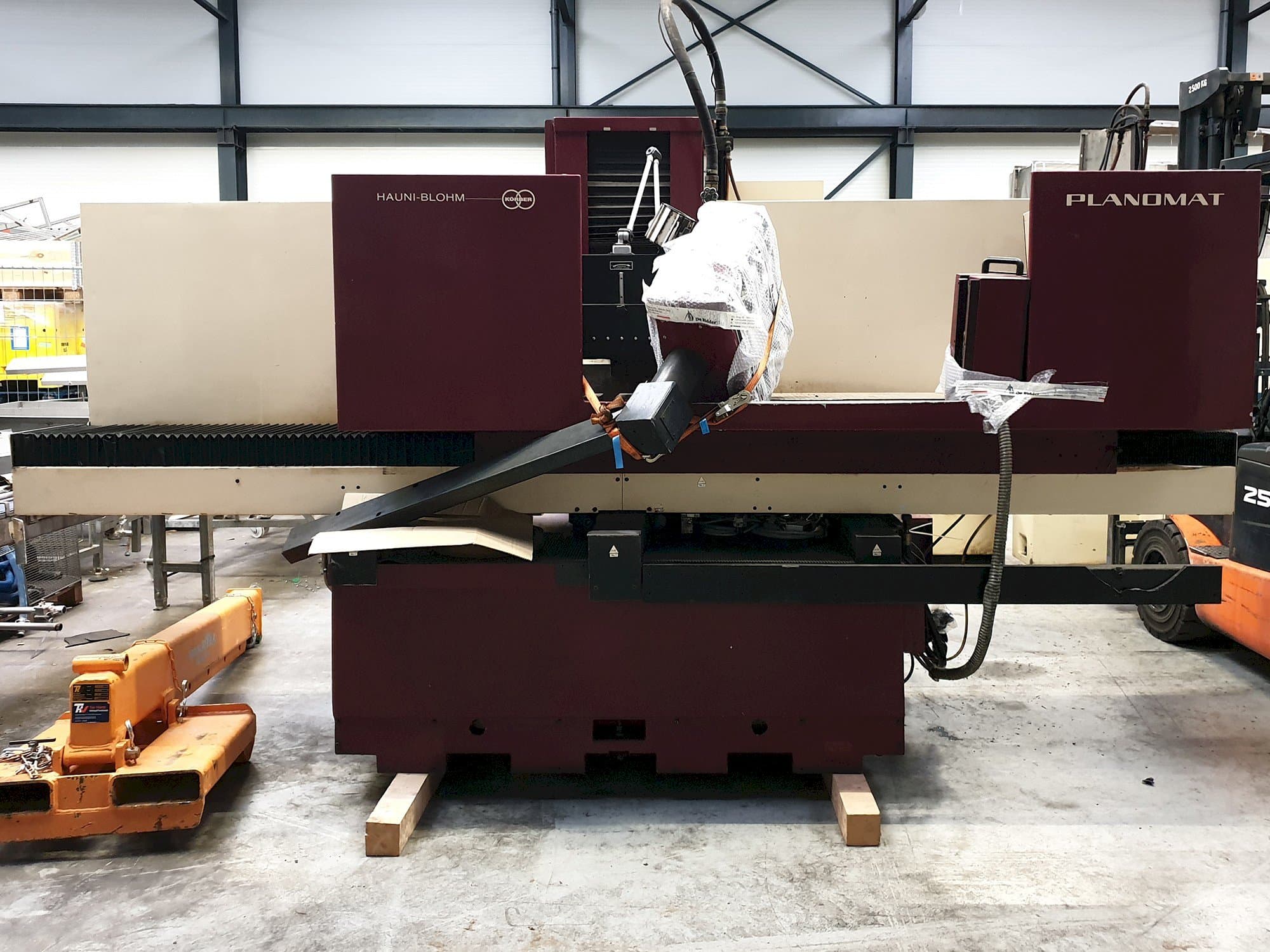 Vooraanzicht van HAUNI BLOHM PLANOMAT 412 machine