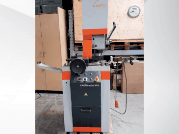 Vooraanzicht van KASTO Radial M10 machine