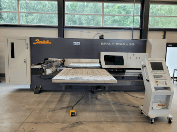 Vooraanzicht van Baykal BPM-T 1525X30 machine