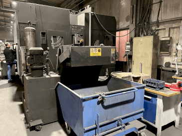 Vooraanzicht  van Mazak HI Nexus 6000 II  machine
