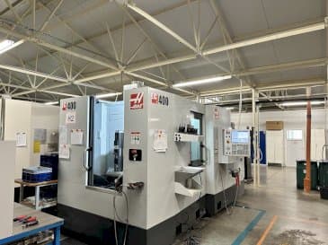 Vooraanzicht van HAAS EC-400 machine