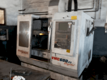 Vooraanzicht van Bridgeport CMV600 22 digital machine