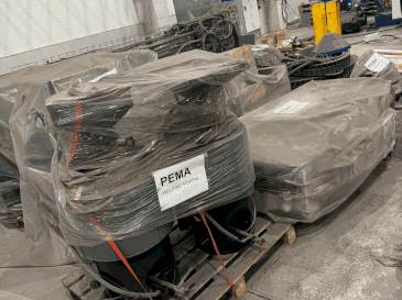 Vooraanzicht van PEMA Column & Boom HD 4x4 Twin SAW machine