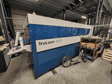 Vooraanzicht van TRUMPF TruLaser 3030 Fiber machine