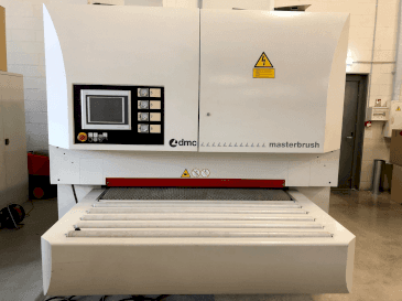 Vooraanzicht van DMC MASTERBRUSH MB 1350 M4 (2011) machine