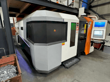Vooraanzicht van ERMAKSAN Fibermak Momentum Gen-3 4,0,kW machine