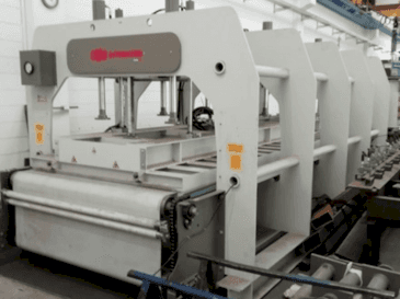 Vooraanzicht van CMB PFR-CCL machine