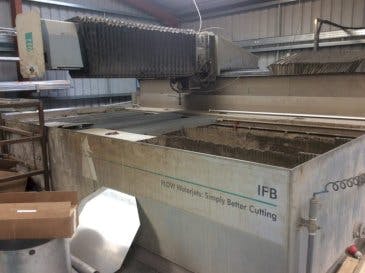 Vooraanzicht  van Flow IFB 713633-1  machine