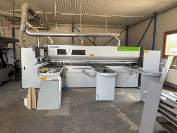 Vooraanzicht  van BIESSE Selco WN 2  machine