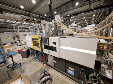 Vooraanzicht van FANUC Roboshot S100iA machine