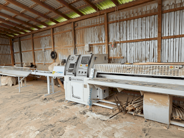 Vooraanzicht van METAL TECHNIKA OWD-1600 machine