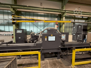 Vooraanzicht van MHG SMG 160 machine