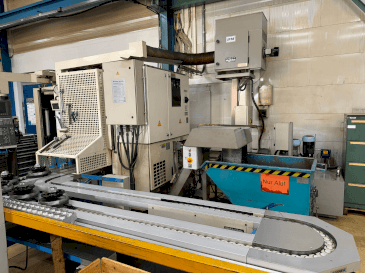 Vooraanzicht  van Okuma 2003  machine
