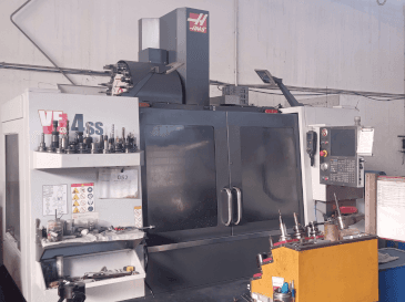 Vooraanzicht van HAAS VF-4SS machine
