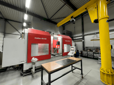 Vooraanzicht van Matec 30-HV machine