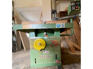 Vooraanzicht van GOMAD DFDA-3 machine